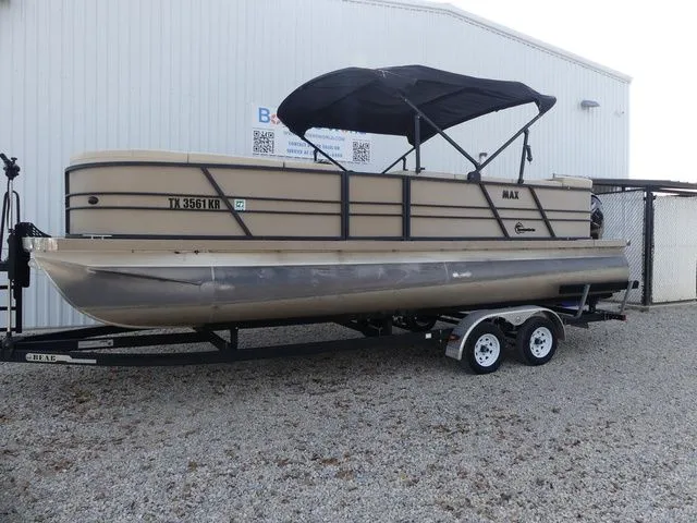 Slide: The Image of Massimo P24 Limited Max 2023 - 1