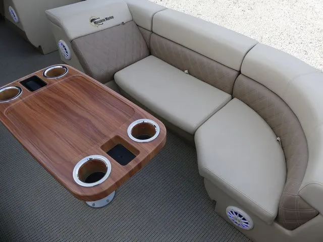 Slide: The Image of Massimo P24 Limited Max 2023 - 11