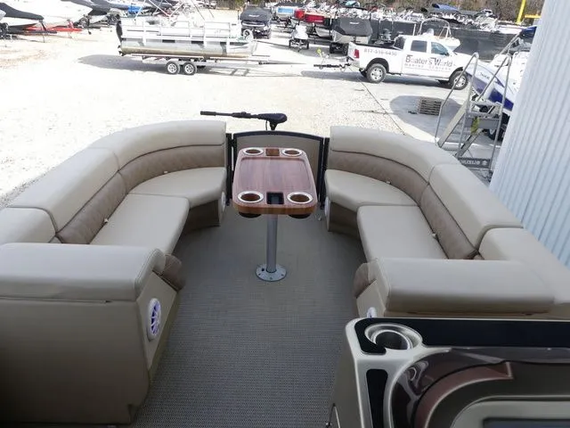 Slide: The Image of Massimo P24 Limited Max 2023 - 13