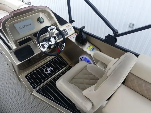 Slide: The Image of Massimo P24 Limited Max 2023 - 18