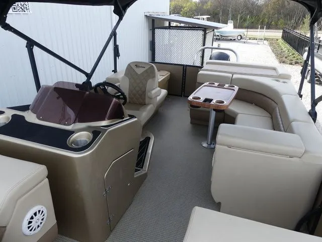 Slide: The Image of Massimo P24 Limited Max 2023 - 22