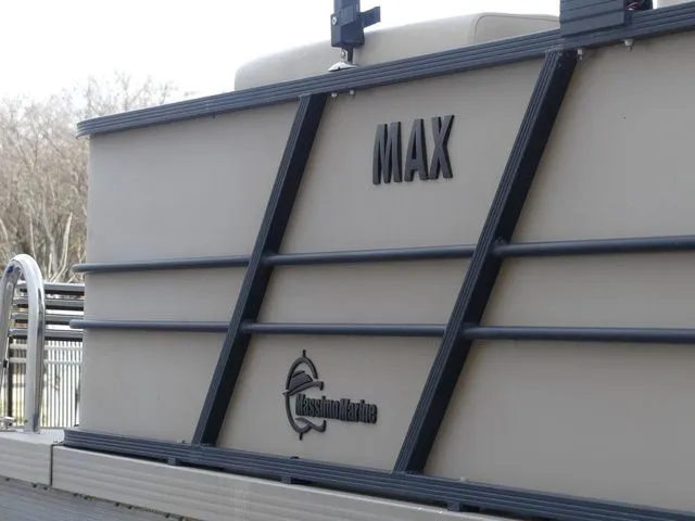 Slide: The Image of Massimo P24 Limited Max 2023 - 7