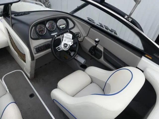 Slide: The Image of Malibu Wakesetter XTi 2004 - 17