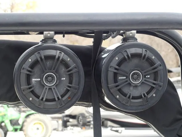 Slide: The Image of Malibu Wakesetter XTi 2004 - 22