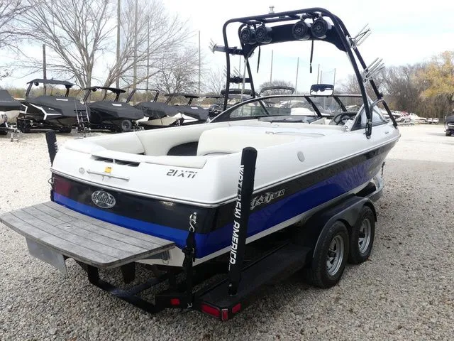 Slide: The Image of Malibu Wakesetter XTi 2004 - 7