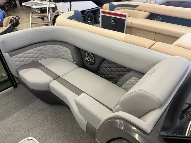 Slide: The Image of Godfrey Monaco 235 SBC iMPACT Package (29 in. Center Tube 2026 - 11