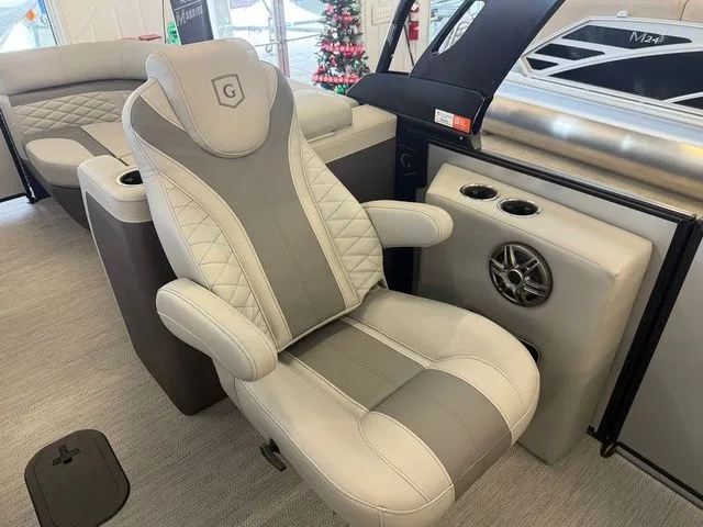 Slide: The Image of Godfrey Monaco 235 SBC iMPACT Package (29 in. Center Tube 2026 - 9