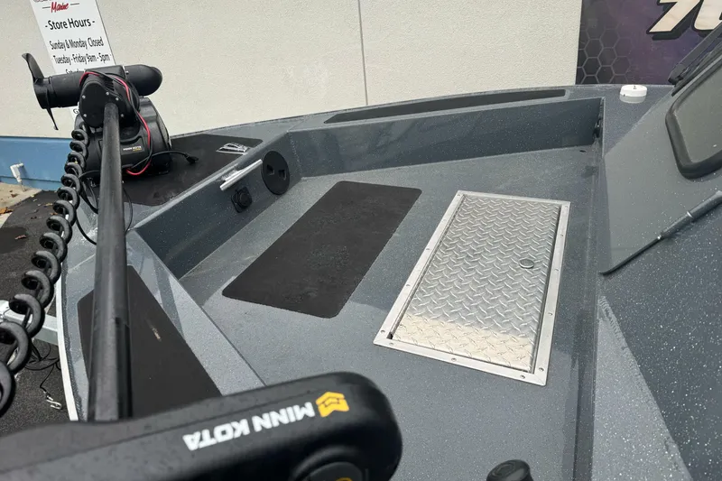 Slide: The Image of 2022 Duckworth 18 Advantage Sport boat deck with Minn Kota trolling motor. - 6