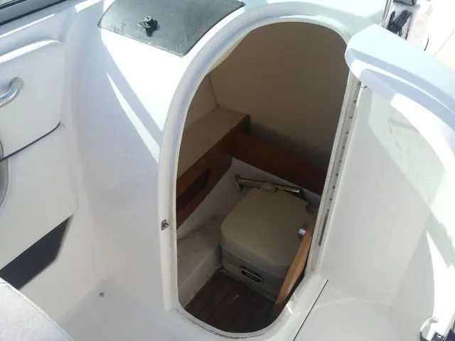 Slide: The Image of Regal 2520 FasDeck 2009 - 16