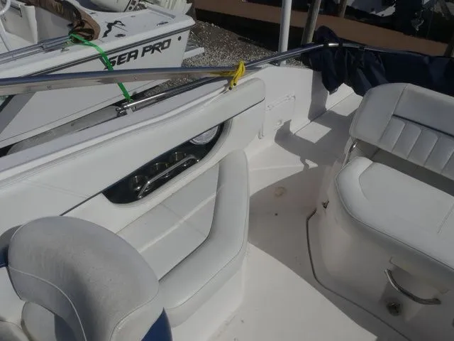 Slide: The Image of Regal 2520 FasDeck 2009 - 19