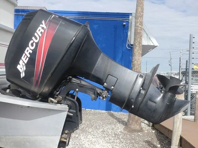 Slide: The Image of Sun Tracker 20 Party Barge 2007 - 10