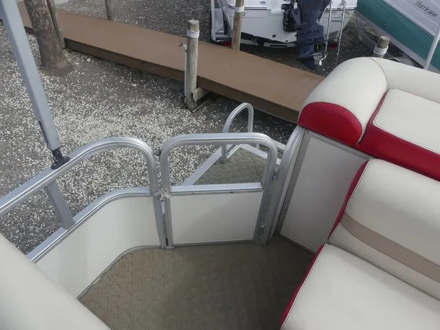 Slide: The Image of Sun Tracker 20 Party Barge 2007 - 14