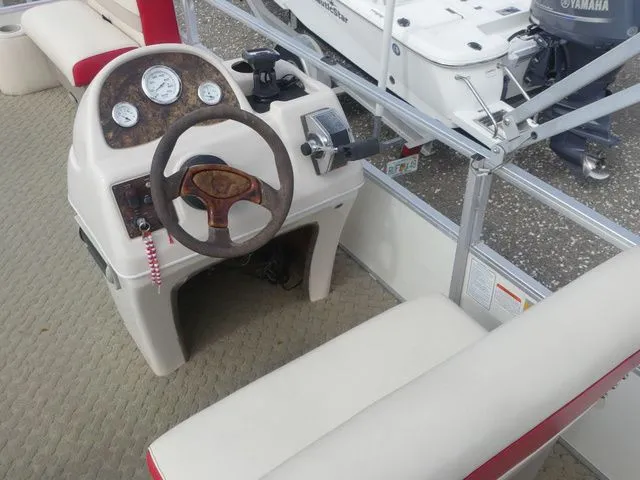 Slide: The Image of Sun Tracker 20 Party Barge 2007 - 15