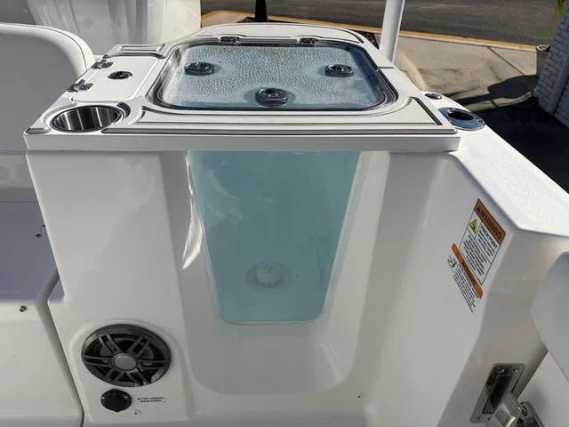 Slide: The Image of Sea Fox 268 Commander 2026 - 16