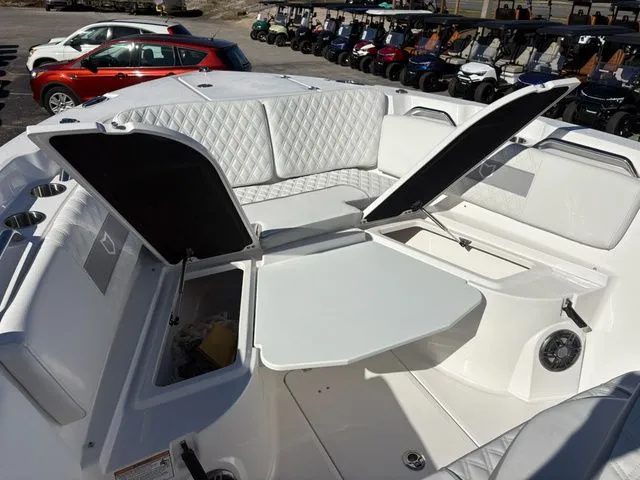 Slide: The Image of Sea Fox 268 Commander 2026 - 14