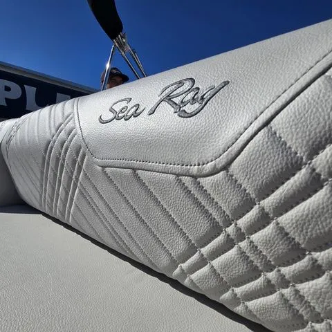 Slide: The Image of Sea Ray SDX 230 OB 2026 - 13