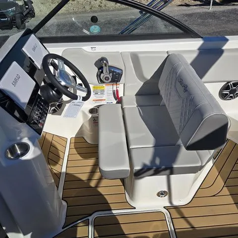 Slide: The Image of Sea Ray SDX 230 OB 2026 - 15