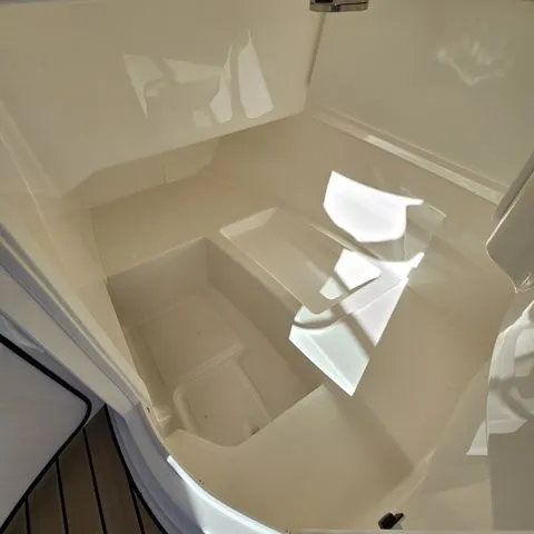 Slide: The Image of Sea Ray SDX 230 OB 2026 - 18