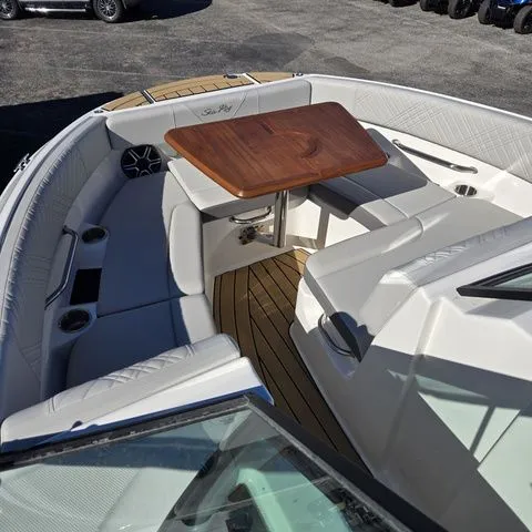 Slide: The Image of Sea Ray SDX 230 OB 2026 - 28