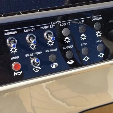 Slide: The Image of Sea Ray SDX 230 OB 2026 - 33