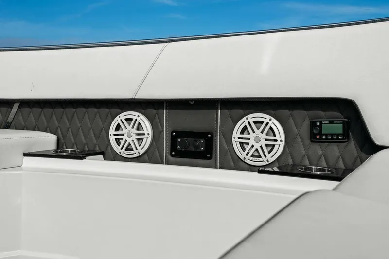 Slide: The Image of 2023 Monterey 385 SS - Speakers - 14