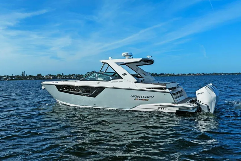 Slide: The Image of 2023 Monterey 385 SS - Profile - 40