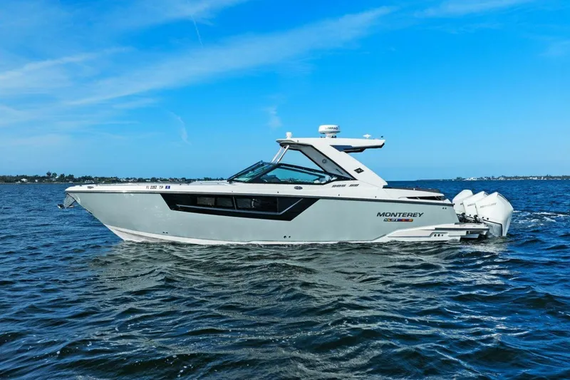 Slide: The Image of 2023 Monterey 385 SS - Profile - 41