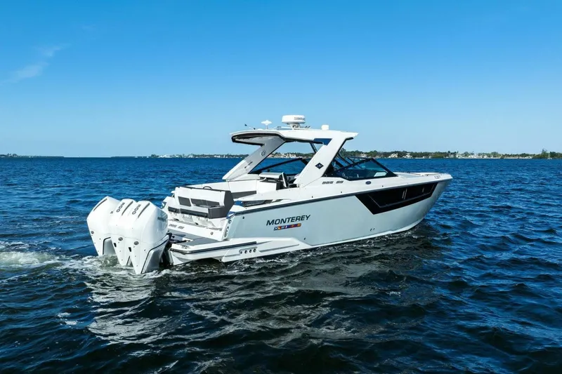 Slide: The Image of 2023 Monterey 385 SS - Profile - 45