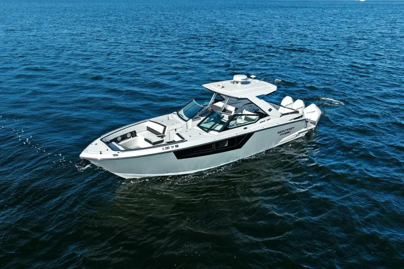 Slide: The Image of 2023 Monterey 385 SS - Profile - 46