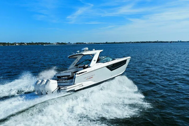 Slide: The Image of 2023 Monterey 385 SS - Profile - 48