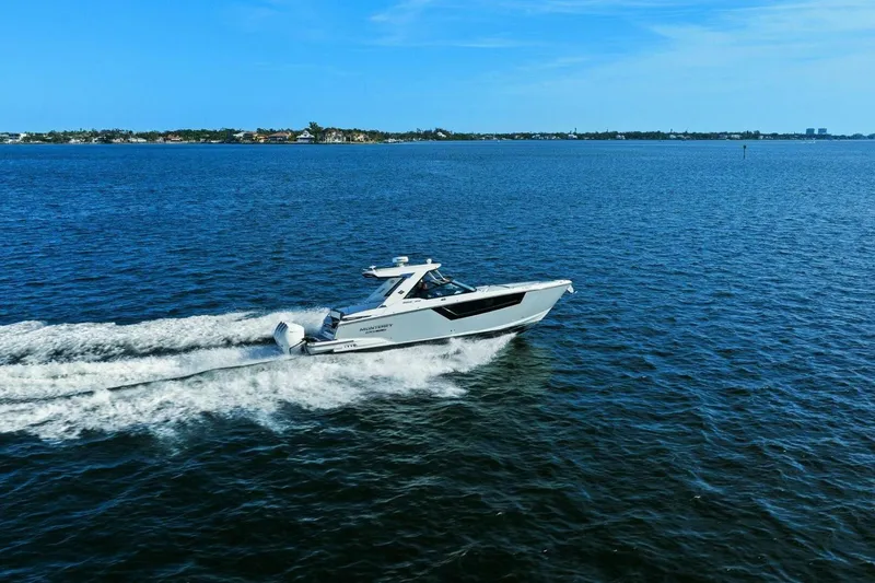 Slide: The Image of 2023 Monterey 385 SS - Profile - 51