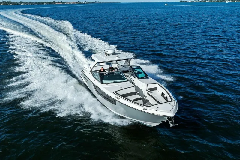 Slide: The Image of 2023 Monterey 385 SS - Profile - 53