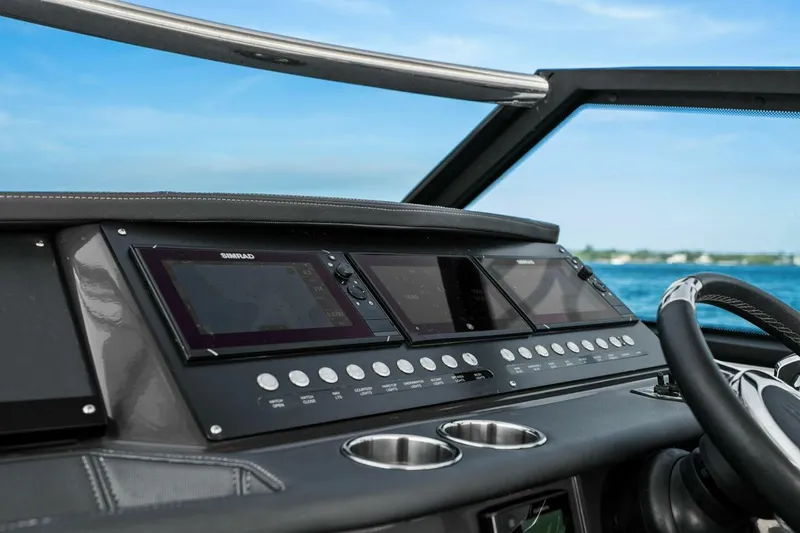 Slide: The Image of 2023 Monterey 385 SS - Helm - 9