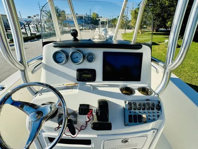 Slide: The Image of NauticStar 2102 Legacy 2015 - 6