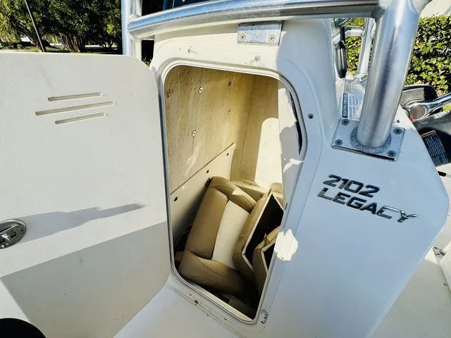 Slide: The Image of NauticStar 2102 Legacy 2015 - 7