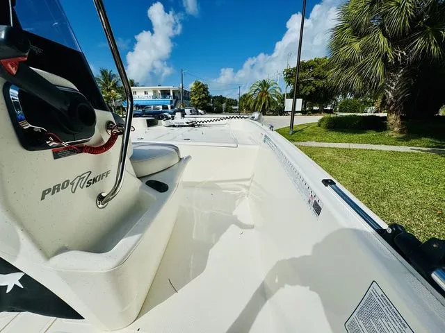 Slide: The Image of Mako Pro Skiff 17 CC 2022 - 10