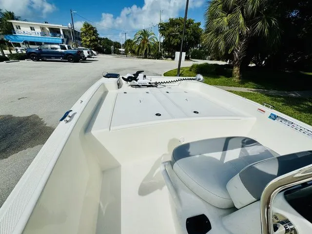 Slide: The Image of Mako Pro Skiff 17 CC 2022 - 12