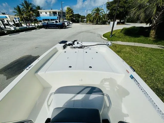 Slide: The Image of Mako Pro Skiff 17 CC 2022 - 14