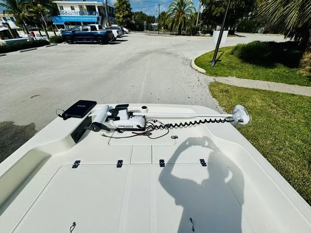 Slide: The Image of Mako Pro Skiff 17 CC 2022 - 15