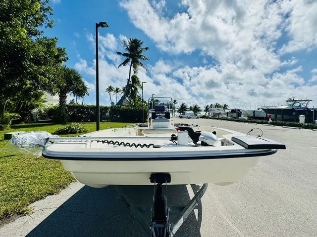 Slide: The Image of Mako Pro Skiff 17 CC 2022 - 17