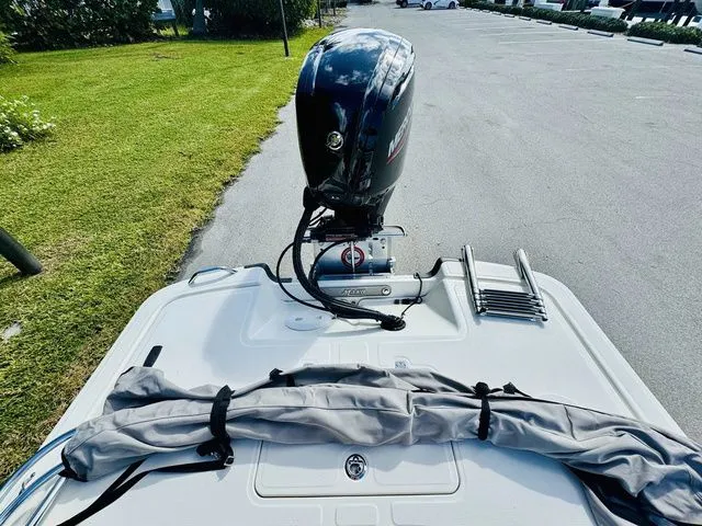 Slide: The Image of Mako Pro Skiff 17 CC 2022 - 5