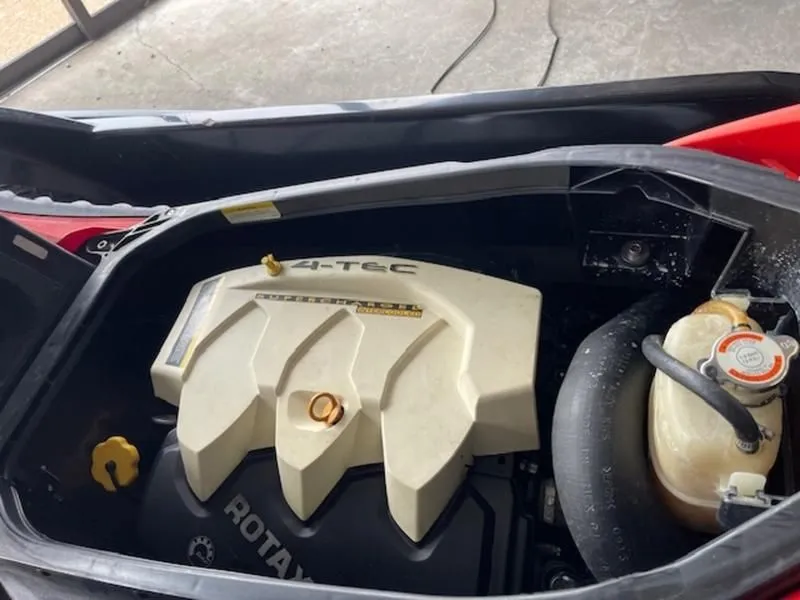 Slide: The Image of Sea-Doo RXP-X 255 2010 - 18