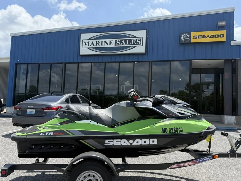 Slide: The Image of Sea-Doo GTR-X 230 2017 - 14