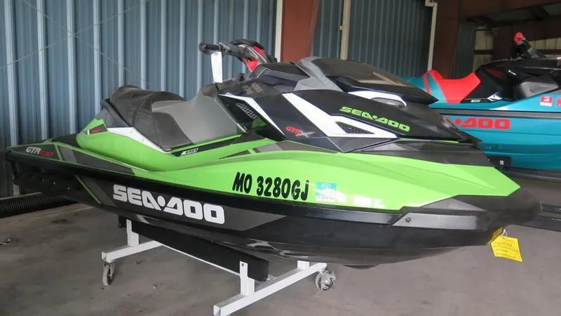 Slide: The Image of Sea-Doo GTR-X 230 2017 - 19