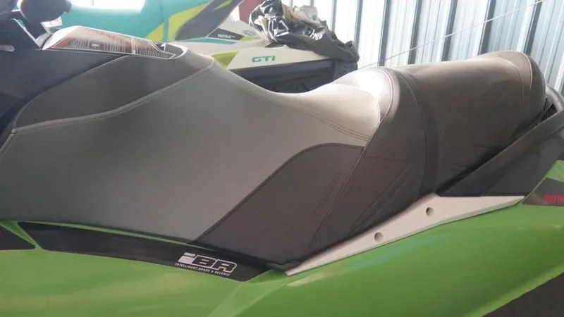 Slide: The Image of Sea-Doo GTR-X 230 2017 - 21