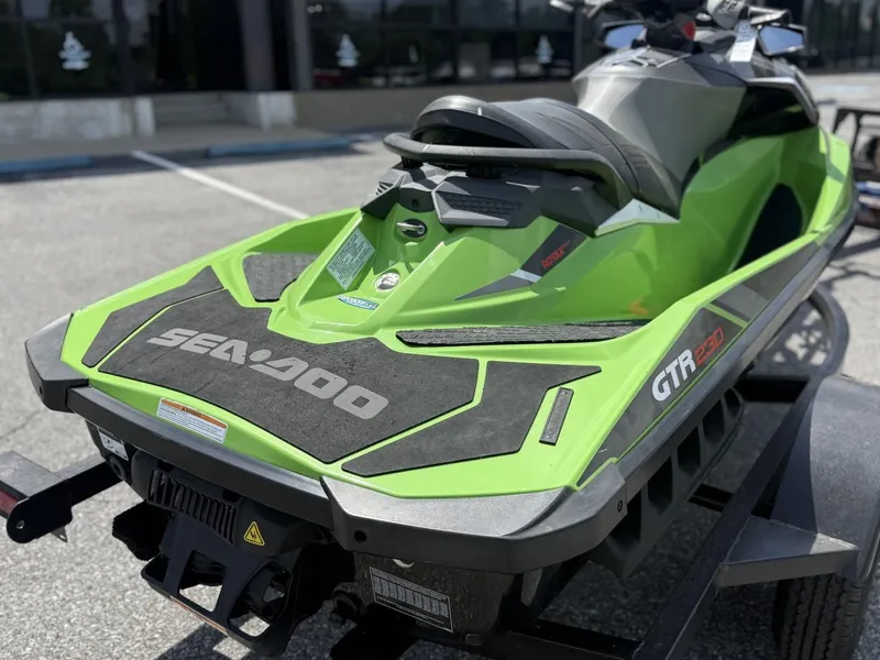 Slide: The Image of Sea-Doo GTR-X 230 2017 - 6