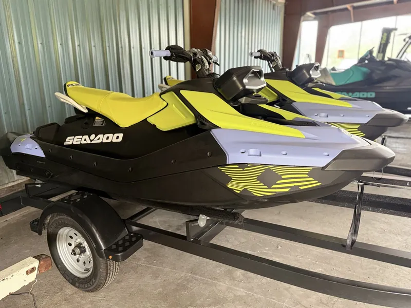 Slide: The Image of Sea-Doo 66rf - Spark 3up Trixx W/snd 2024 - 9