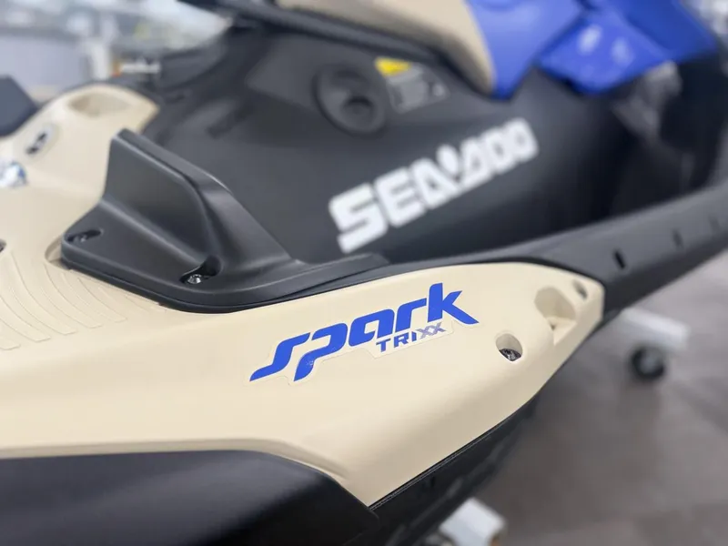 Slide: The Image of Sea-Doo 67sc - Spark 1up Trixx 90 W/snd 2025 - 13