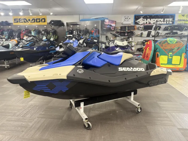 Slide: The Image of Sea-Doo 67sc - Spark 1up Trixx 90 W/snd 2025 - 4