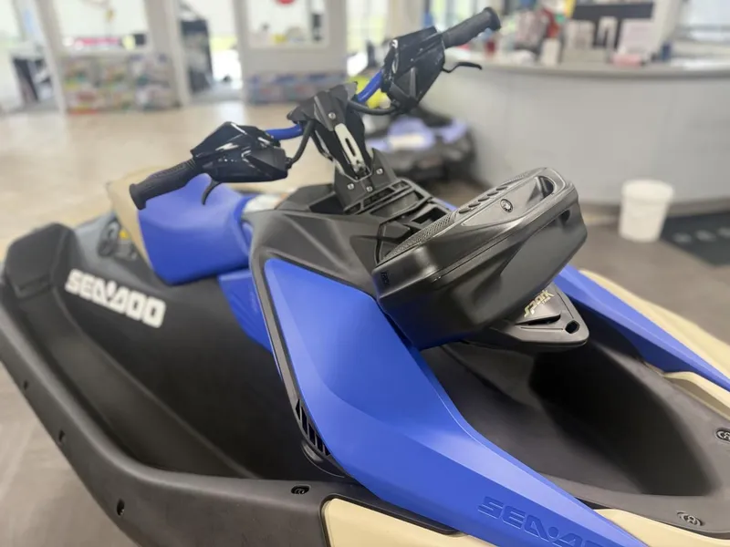 Slide: The Image of Sea-Doo 67sc - Spark 1up Trixx 90 W/snd 2025 - 7